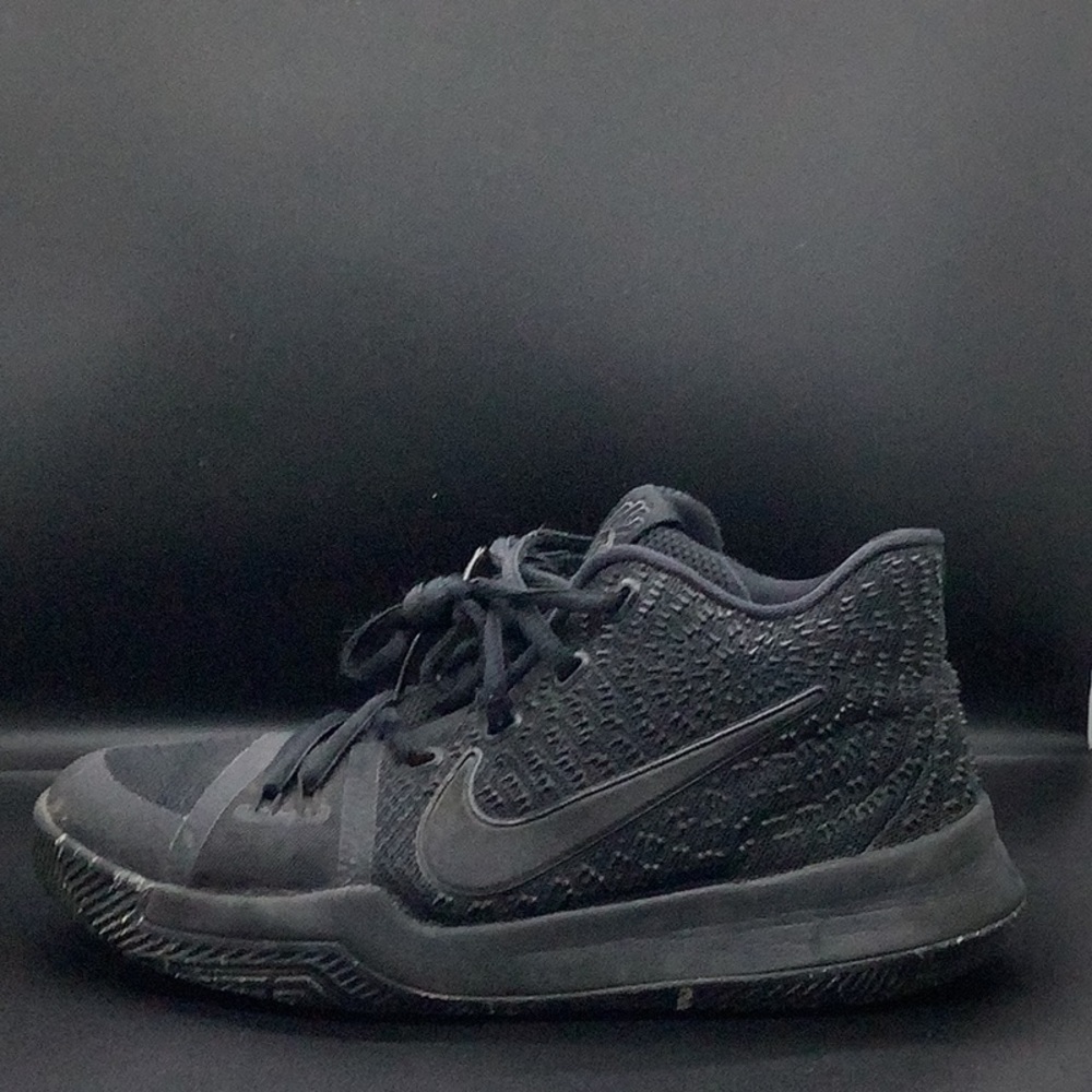 Black Nike Kyrie NOT NEW size 6.5Y